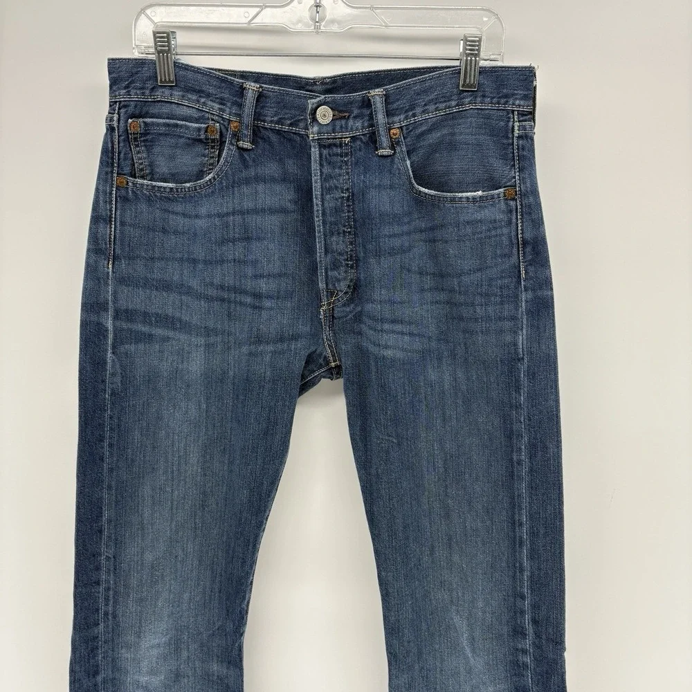 Levi's 501‎ Jeans Blue Medium Wash Straight Leg Button Fly Pants Men 32X33